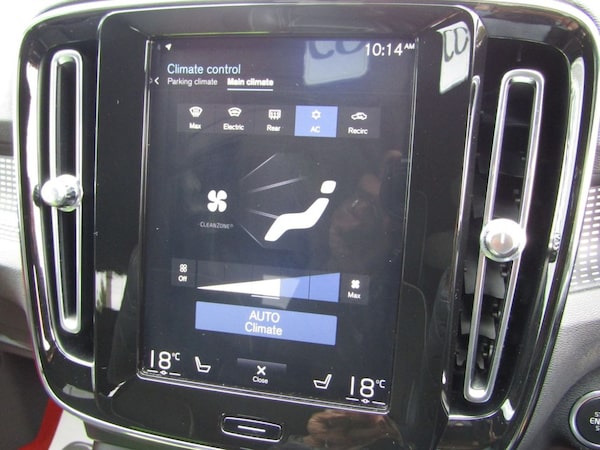Used Volvo XC40 2018 for sale - 74649687: Photo 37