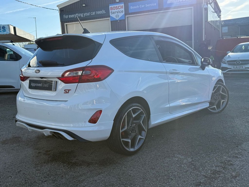 Used Ford Fiesta 2018 for sale - 76654614: Photo 9