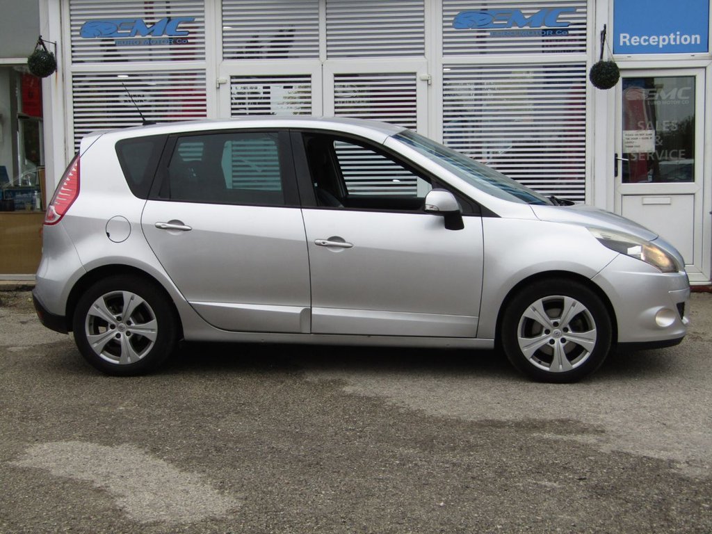 Used Renault Scenic 2011 for sale - 76333434: Photo 2