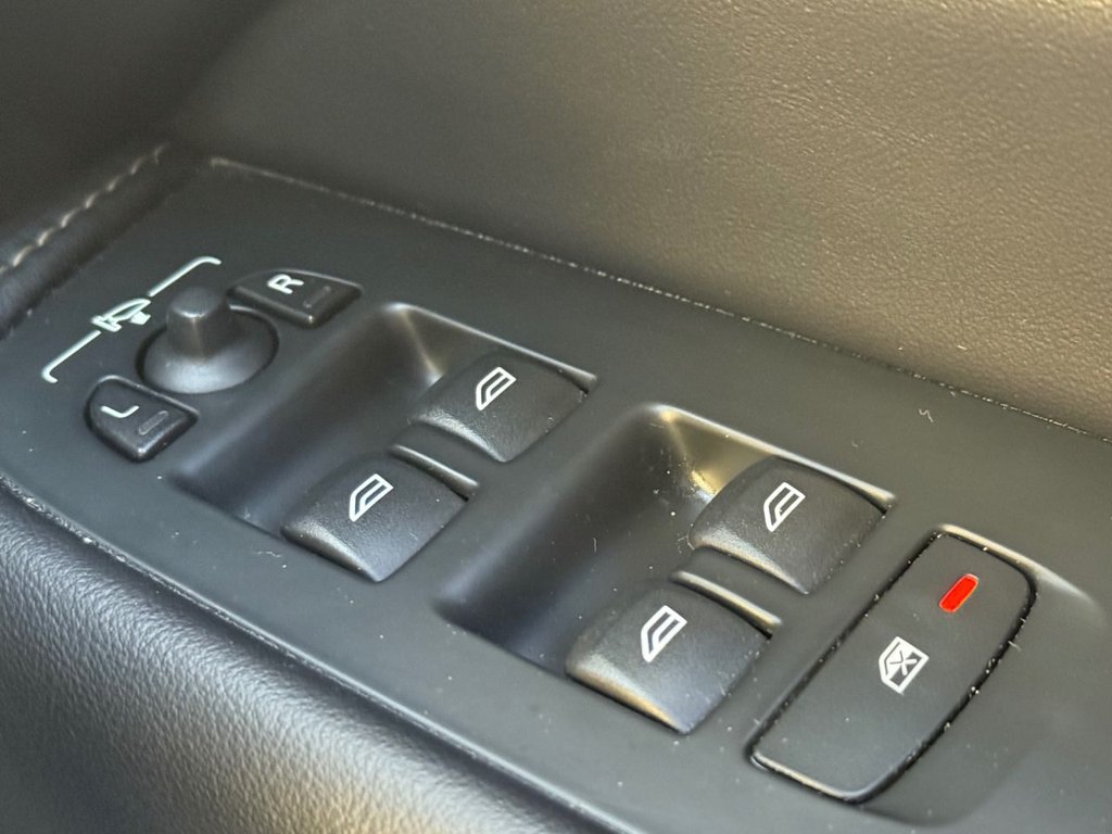 Used Volvo XC60 2019 for sale - 76642158: Photo 36