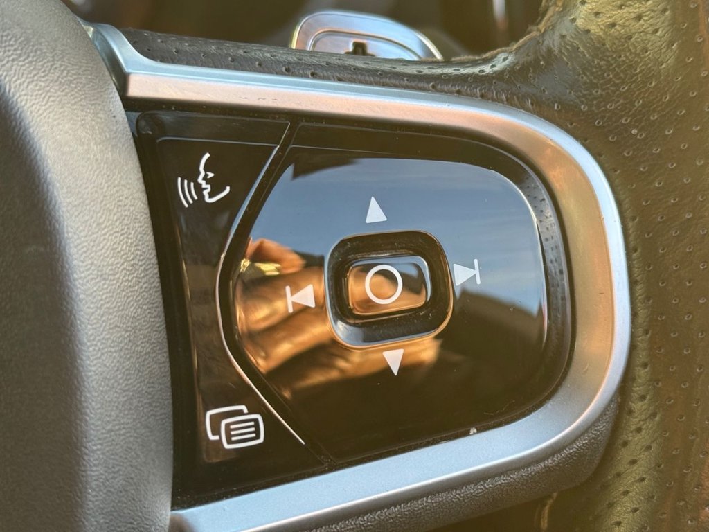 Used Volvo XC60 2019 for sale - 76642158: Photo 38