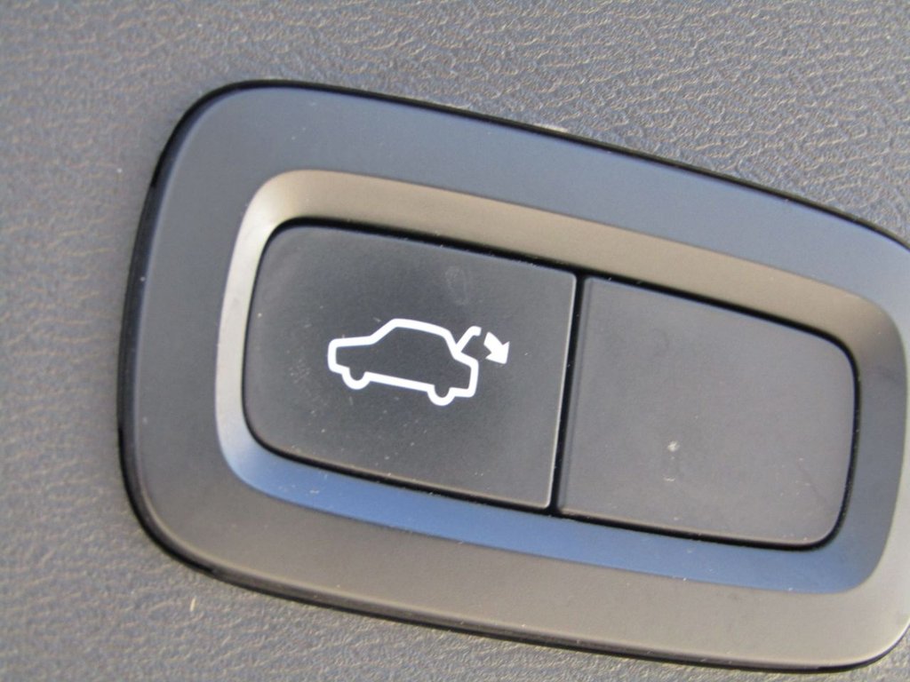 Used Volvo XC40 2020 for sale - 77188094: Photo 40