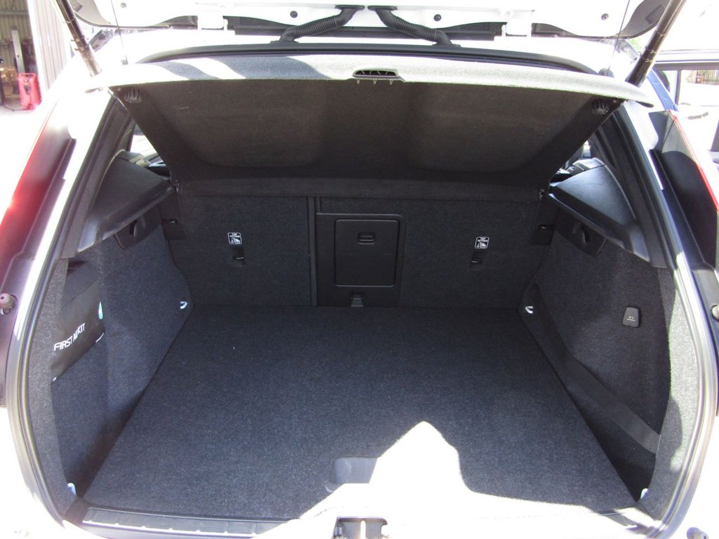 Used Volvo XC40 2020 for sale - 77188094: Photo 41