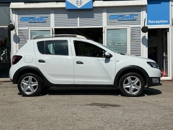 Used Dacia Sandero Stepway 2015 for sale - 79038318: Photo