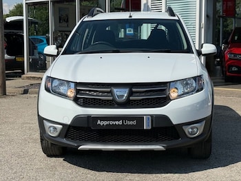 Used Dacia Sandero Stepway 2015 for sale - 79038318: Photo