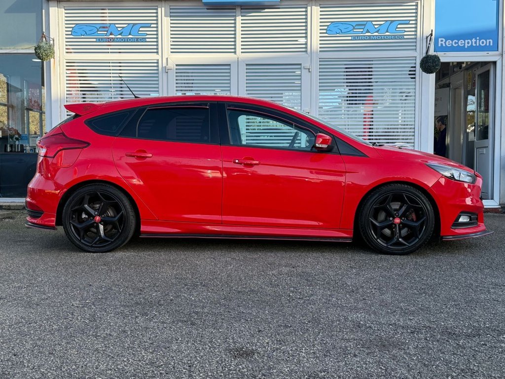 Used Ford Focus 2015 for sale - 77007329: Photo 2