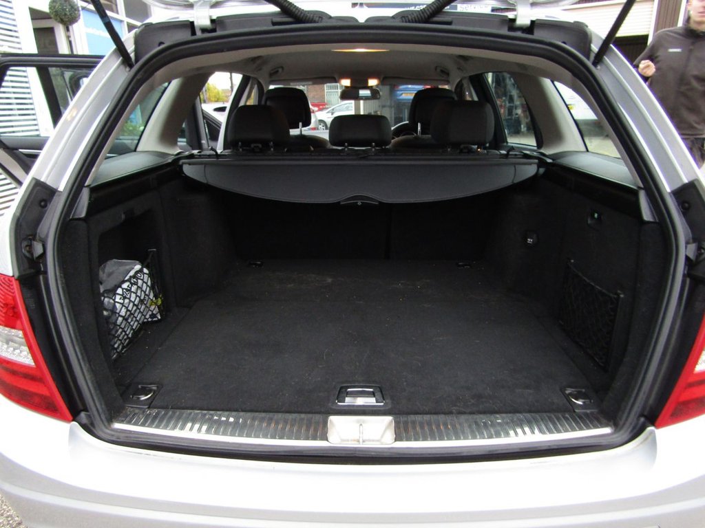 Used Mercedes-Benz C Class 2014 for sale - 76469846: Photo 24