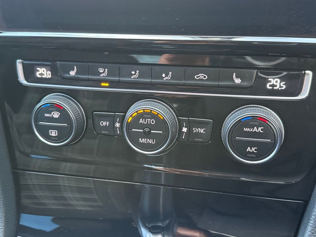 Used Volkswagen Golf 2019 for sale - 77498604: Photo 31