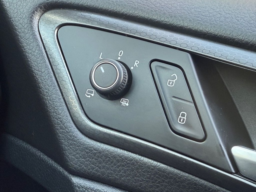 Used Volkswagen Golf 2019 for sale - 77498604: Photo 47