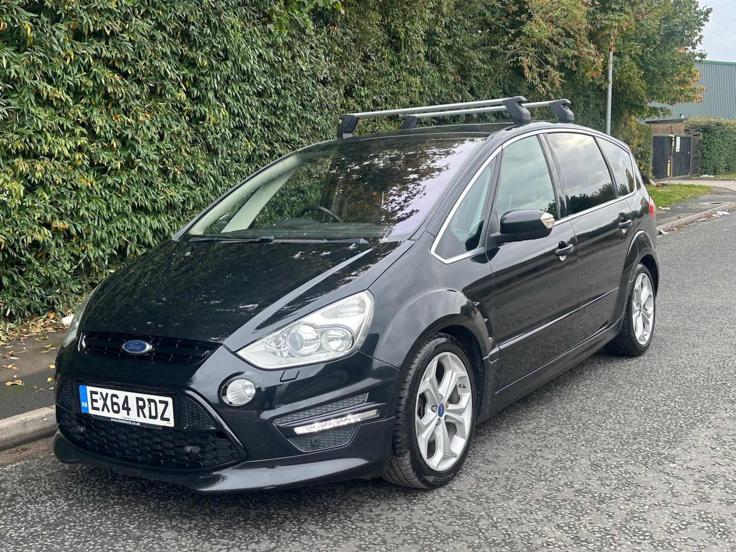 Used Ford S-Max 2014 for sale - 76143454: Photo 2