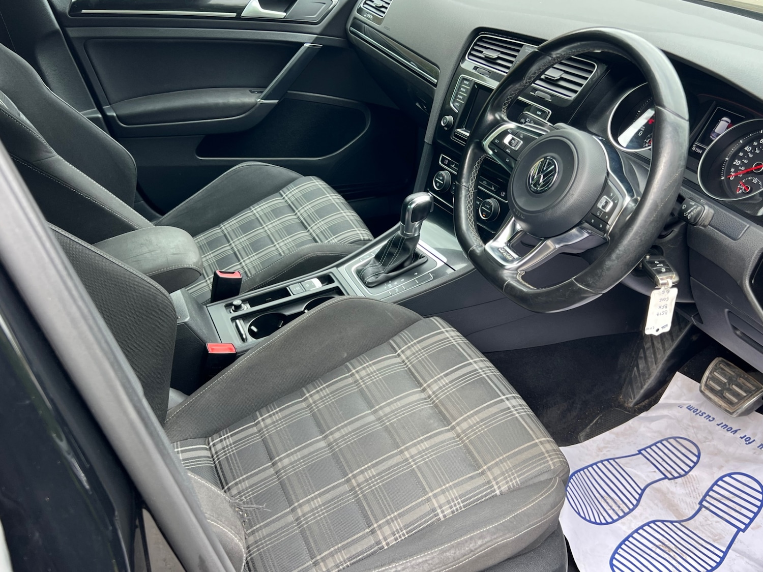 Used Volkswagen Golf 2014 for sale - 76620630: Photo 3