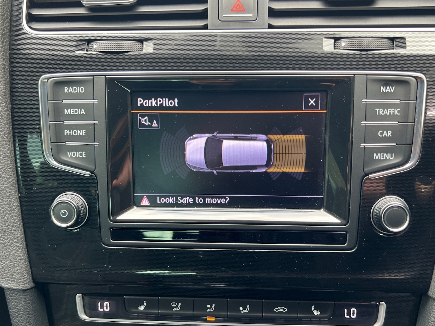 Used Volkswagen Golf 2014 for sale - 76620630: Photo 7