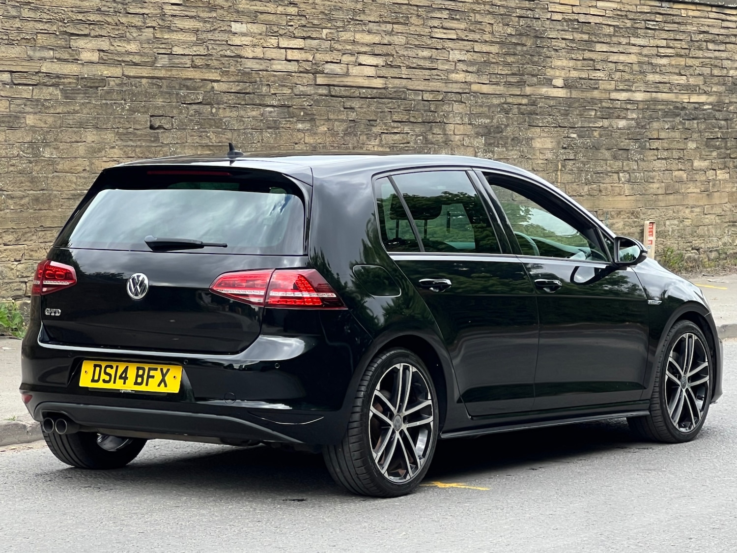 Used Volkswagen Golf 2014 for sale - 76620630: Photo 9