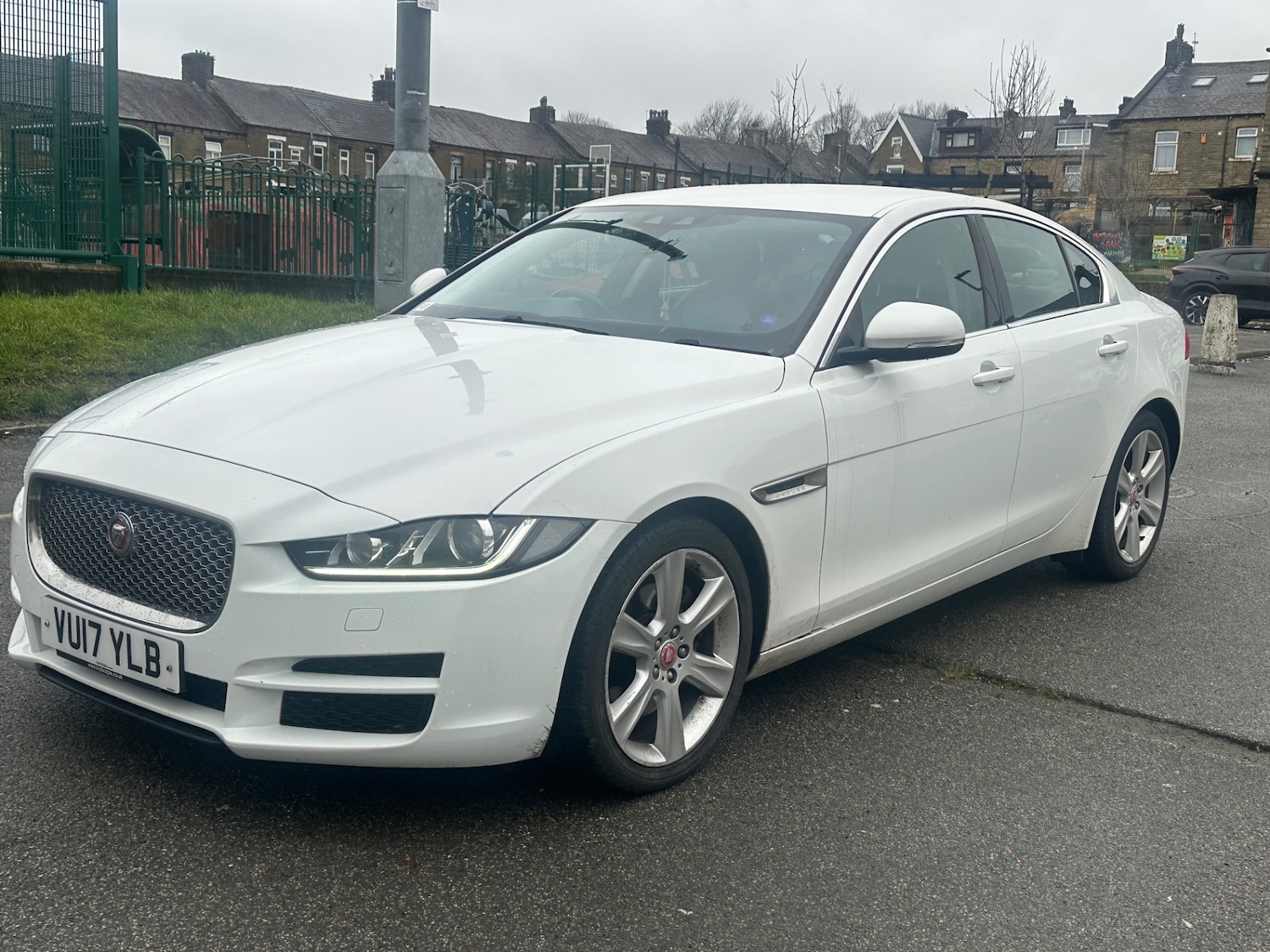 Used Jaguar XE 2017 for sale - 77669466: Photo 2