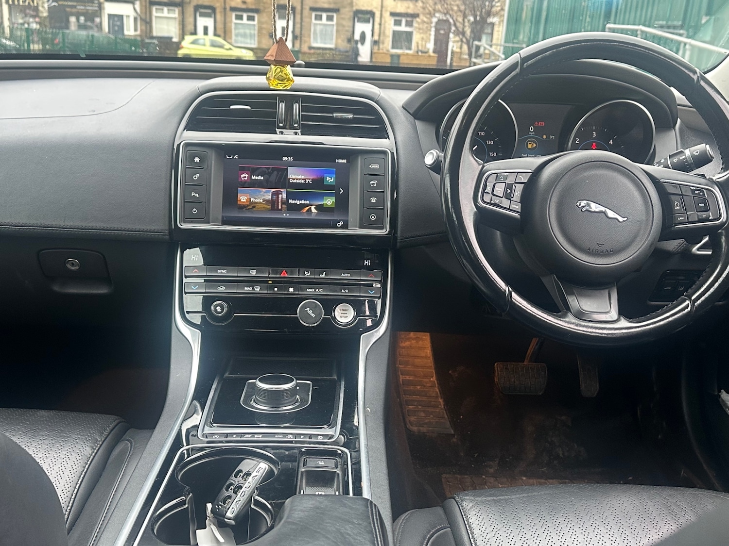 Used Jaguar XE 2017 for sale - 77669466: Photo 5