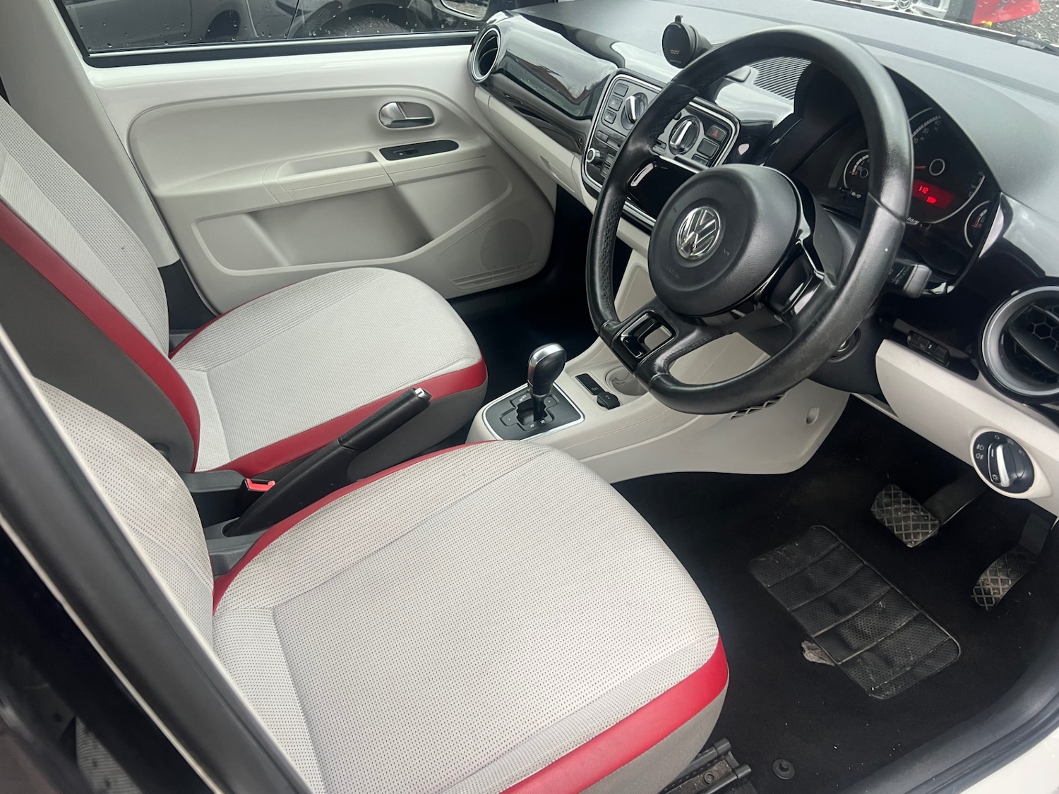 Used Volkswagen up! 2014 for sale - 76566482: Photo 3