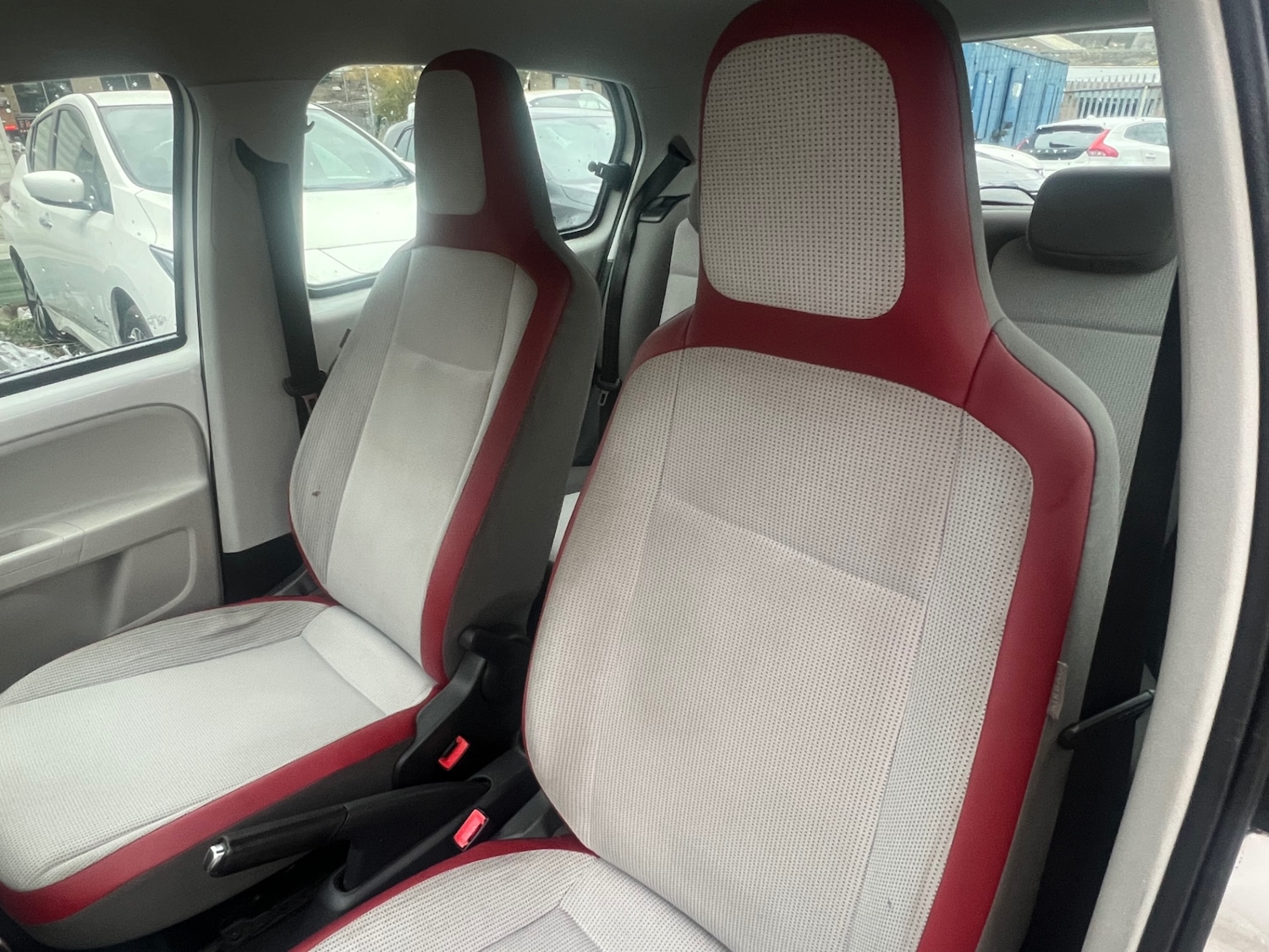 Used Volkswagen up! 2014 for sale - 76566482: Photo 4