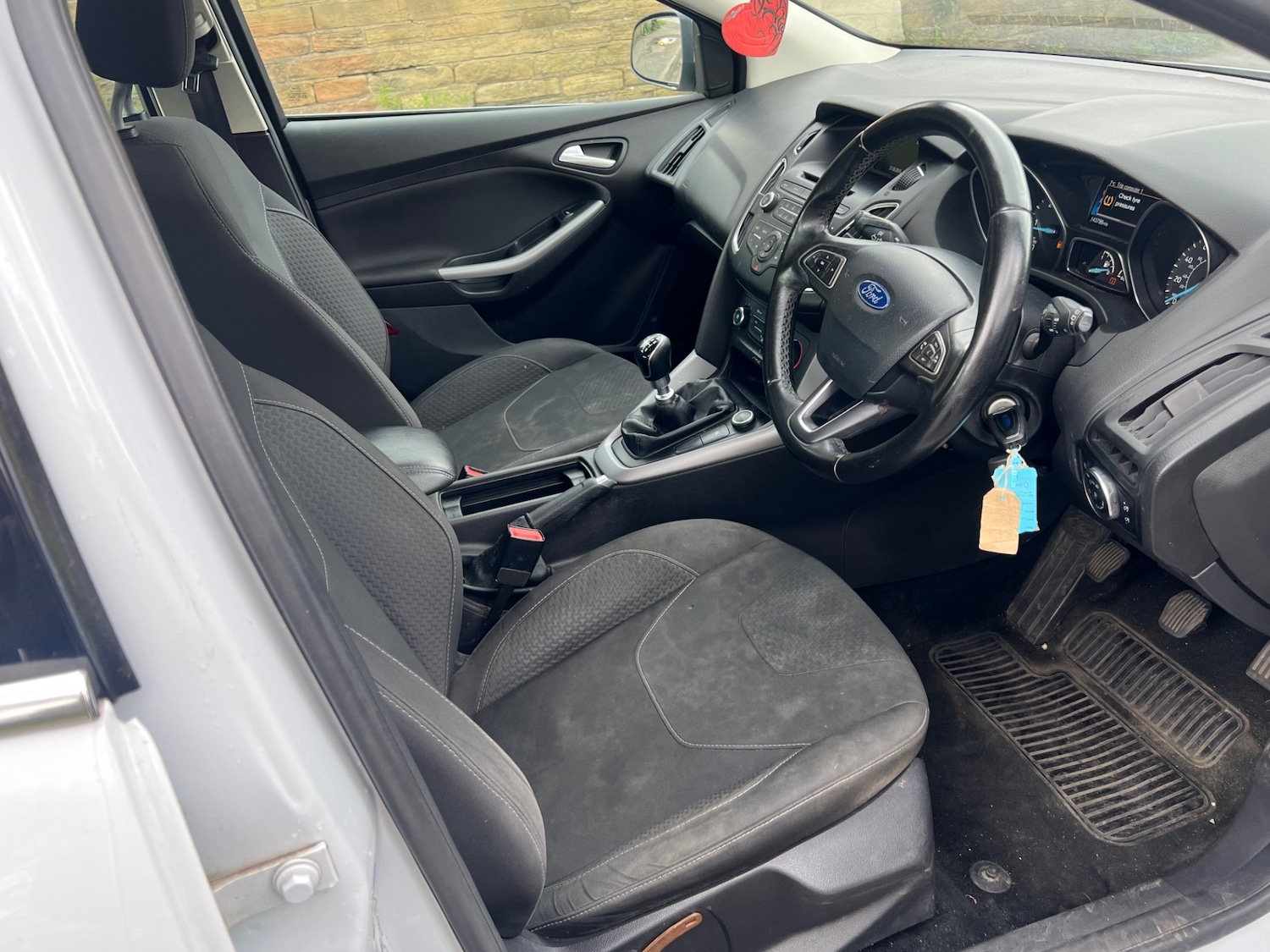 Used Ford Focus 2015 for sale - 76312244: Photo 3