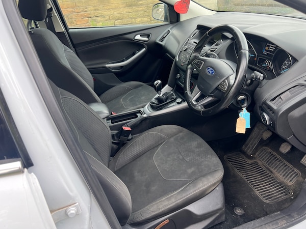 Used Ford Focus 2015 for sale - 76312244: Photo 3