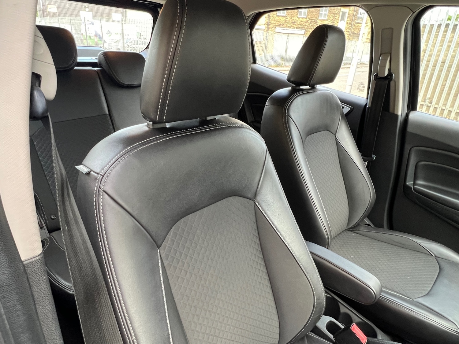 Used Ford Ecosport 2016 for sale - 76312190: Photo 5