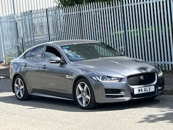 Used Jaguar XE 2017 for sale - 78967793: Photo