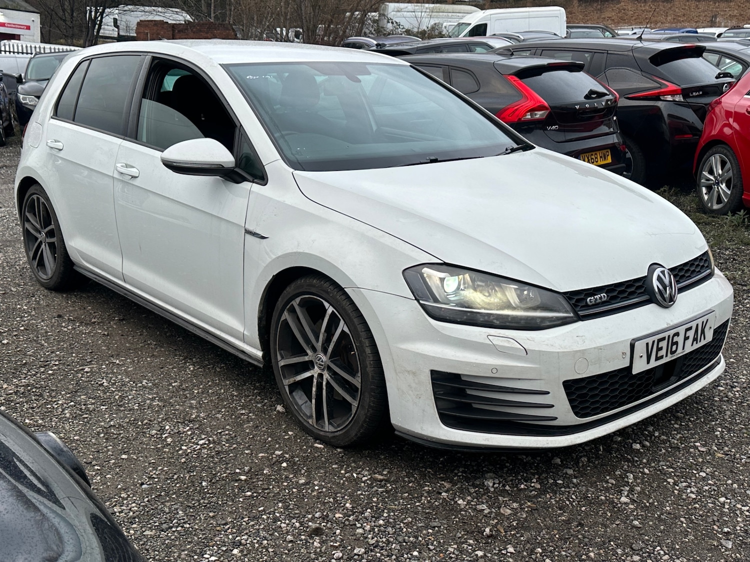 Used Volkswagen Golf 2016 for sale - 77370912: Photo 2