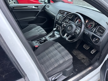 Used Volkswagen Golf 2016 for sale - 77370912: Photo