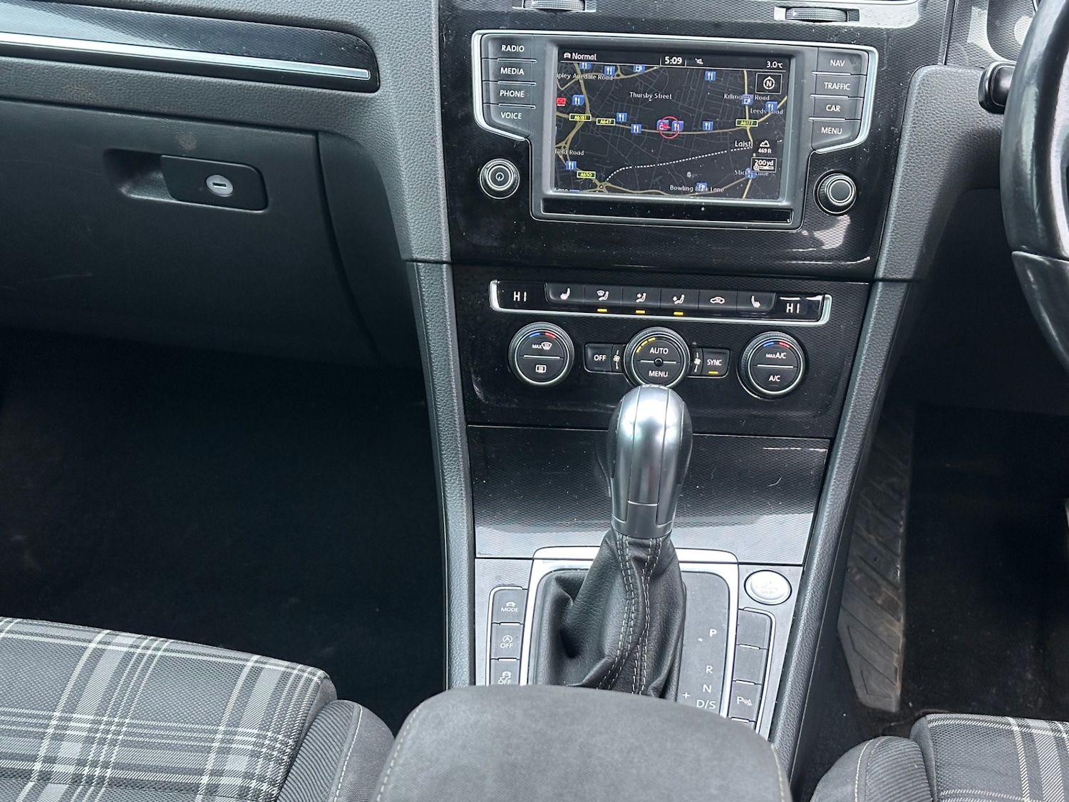 Used Volkswagen Golf 2016 for sale - 77370912: Photo 6