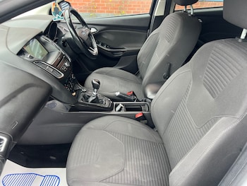 Used Ford Focus 2017 for sale - 79322419: Photo