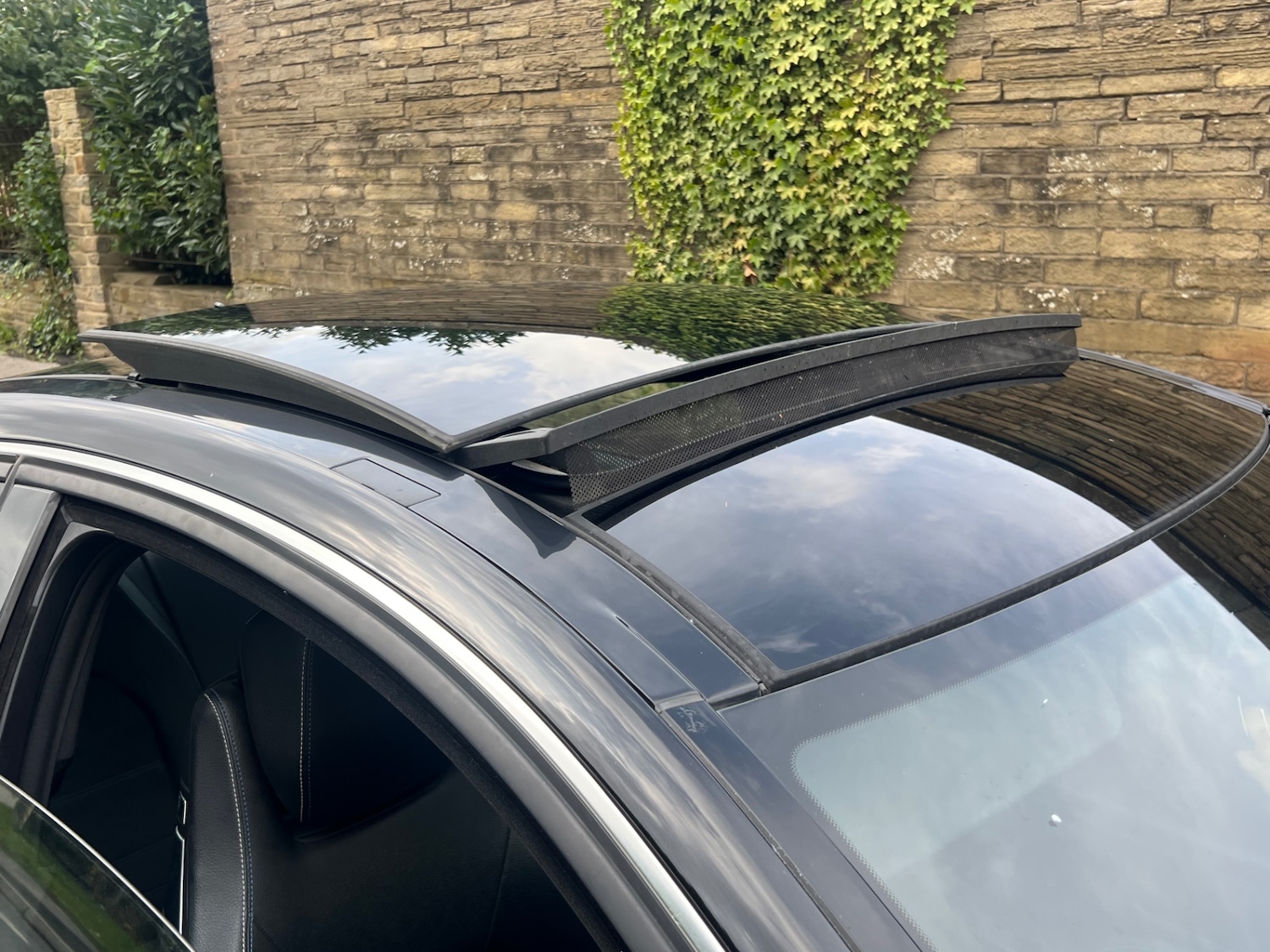 Used Mercedes-Benz C Class 2014 for sale - 76311705: Photo 2