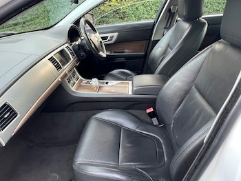 Used Jaguar XF 2014 for sale - 76402915: Photo