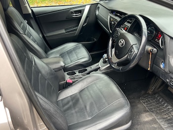 Used Toyota Auris 2015 for sale - 76311440: Photo
