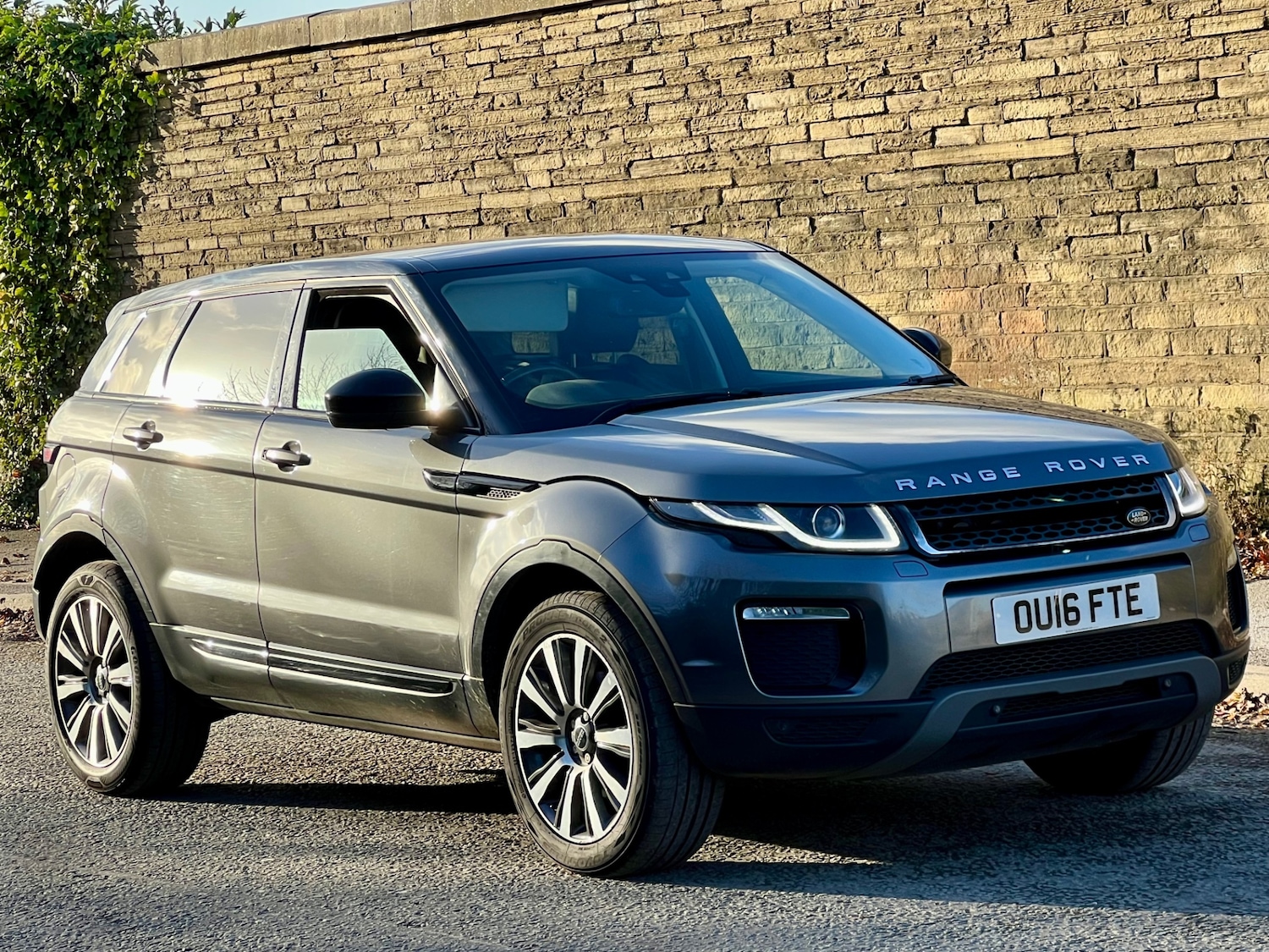 Used Land Rover Range Rover Evoque 2016 for sale - 77682667: Photo 2