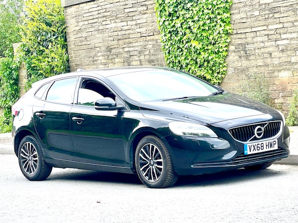Used Volvo V40 2018 for sale - 75294580: Photo 1