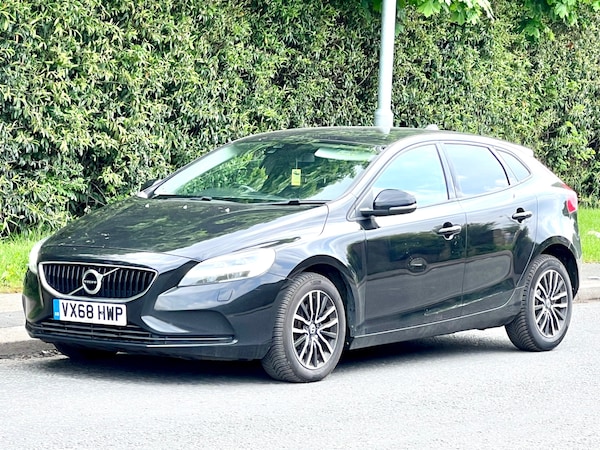 Used Volvo V40 2018 for sale - 75294580: Photo 2