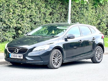 Used Volvo V40 2018 for sale - 75294580: Photo