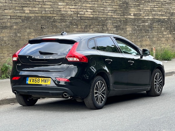 Used Volvo V40 2018 for sale - 75294580: Photo 9
