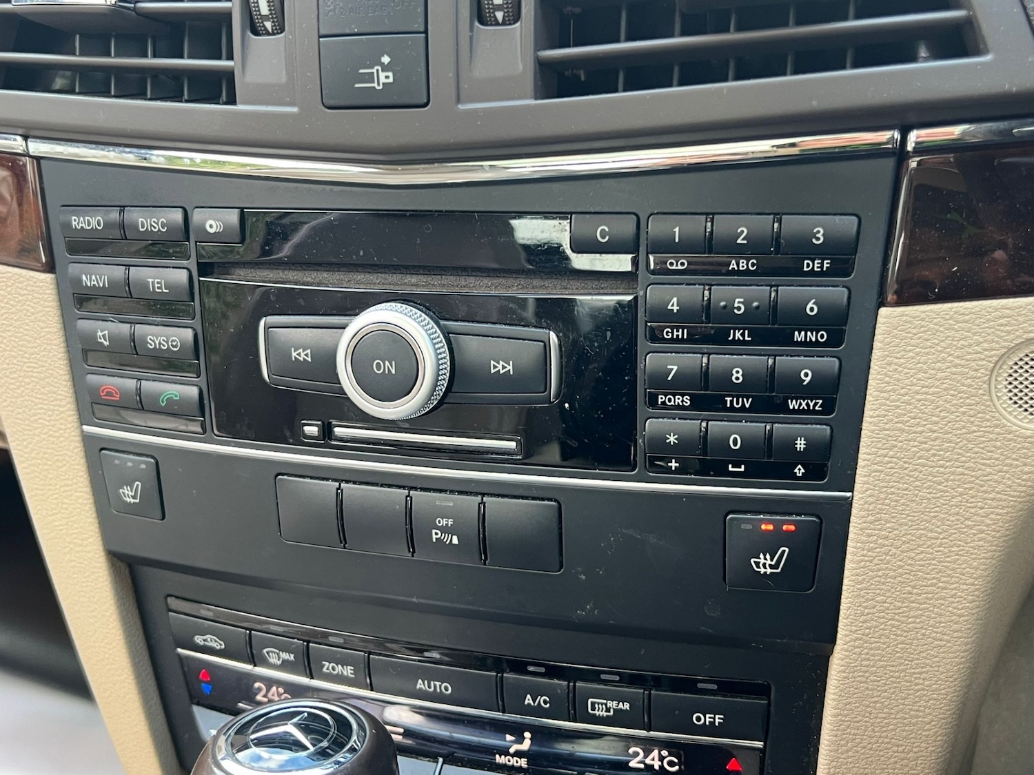 Used Mercedes-Benz E Class 2010 for sale - 77882038: Photo 5