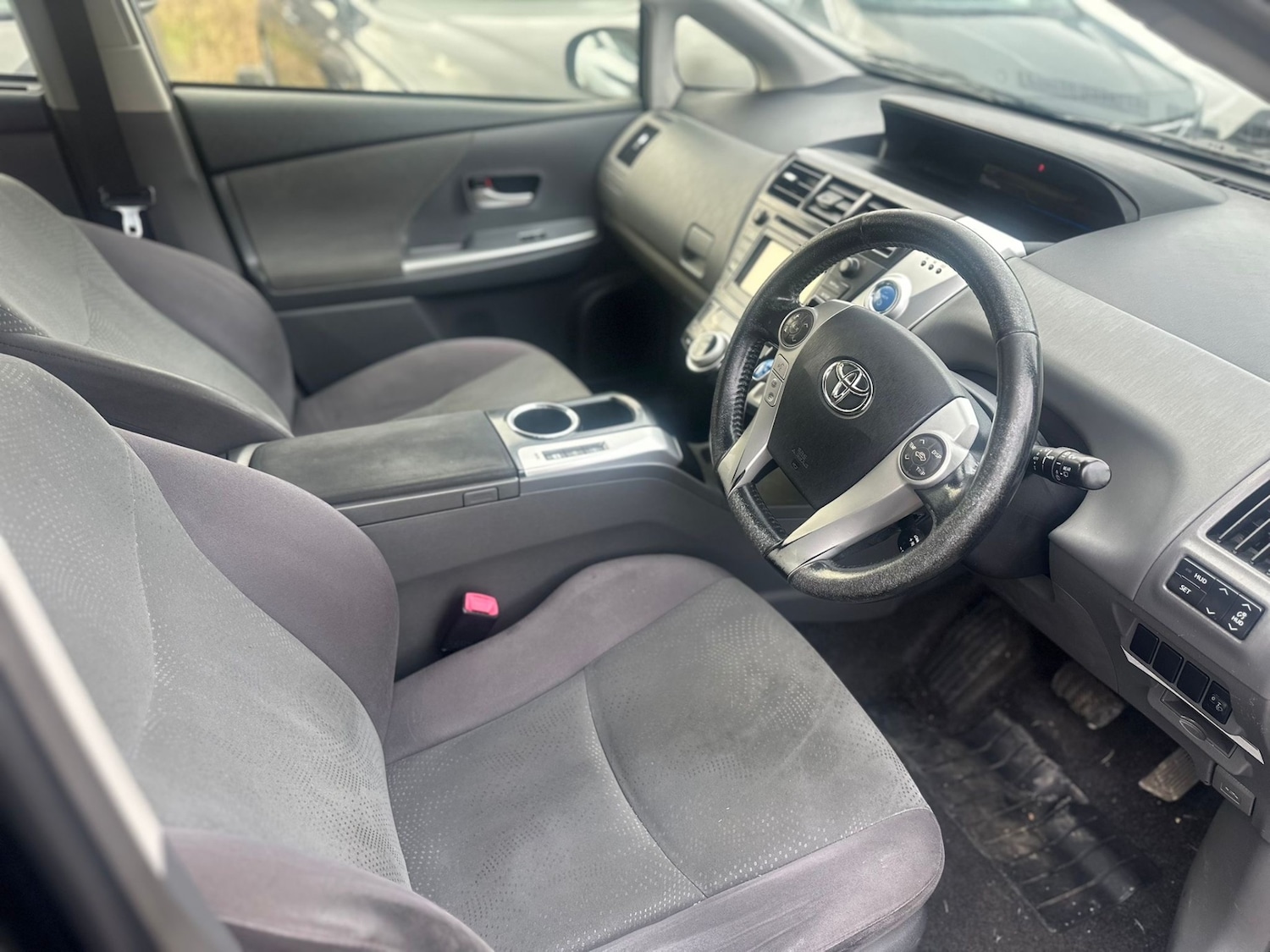 Used Toyota Prius+ 2013 for sale - 77290417: Photo 7