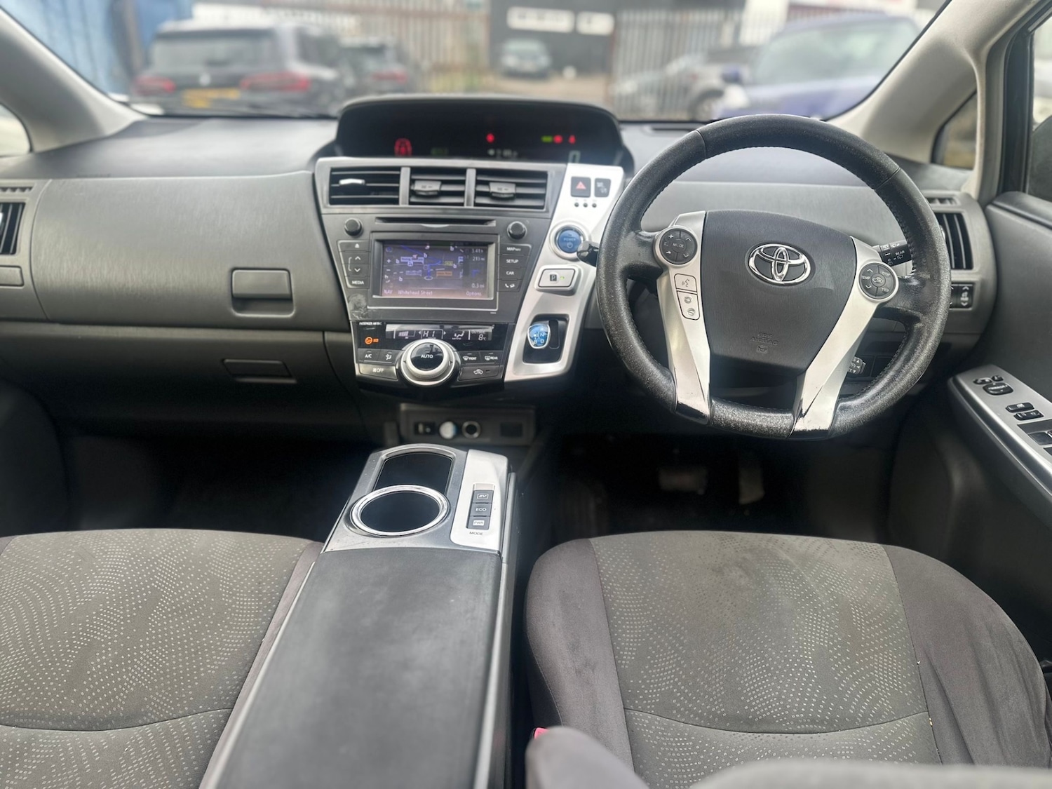 Used Toyota Prius+ 2013 for sale - 77290417: Photo 8