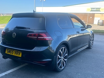 Used Volkswagen Golf 2015 for sale - 77731172: Photo