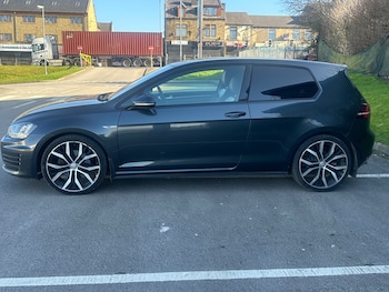 Used Volkswagen Golf 2015 for sale - 77731172: Photo