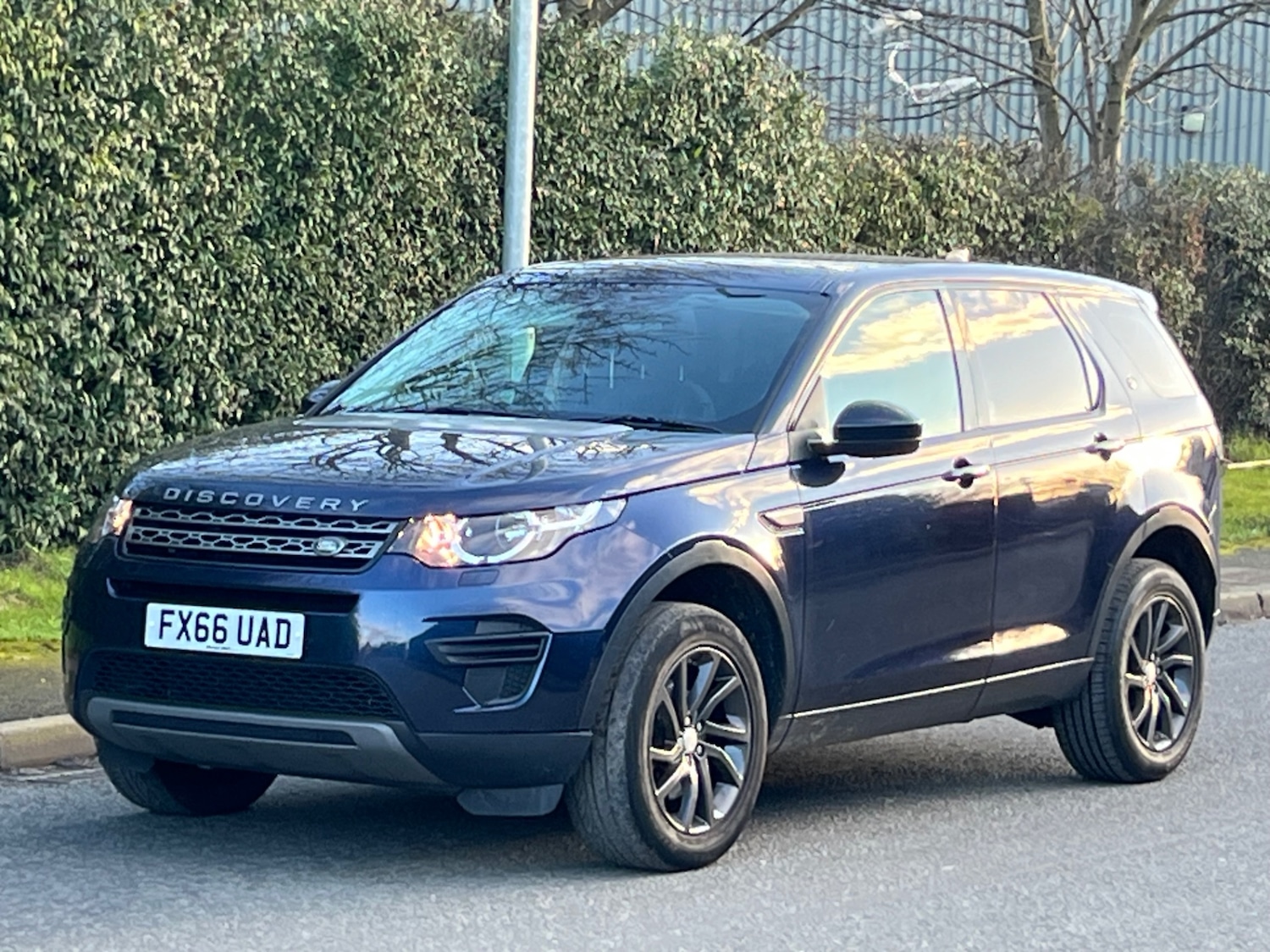 Used Land Rover Discovery Sport 2016 for sale - 77803239: Photo 2