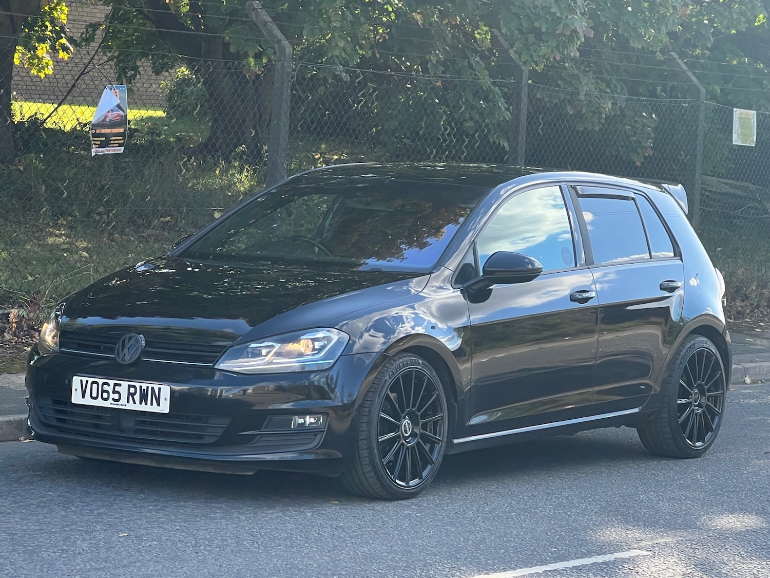 Used Volkswagen Golf 2015 for sale - 76101463: Photo 2