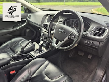 Used Volvo V40 2013 for sale - 79048688: Photo