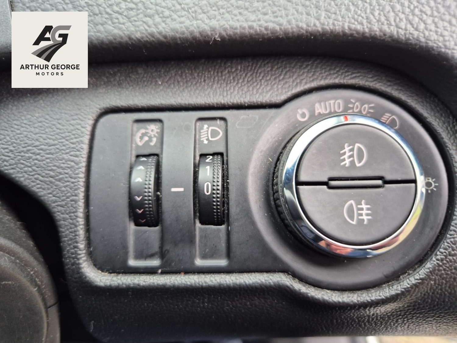 Used Vauxhall Insignia 2011 for sale - 77903528: Photo 11