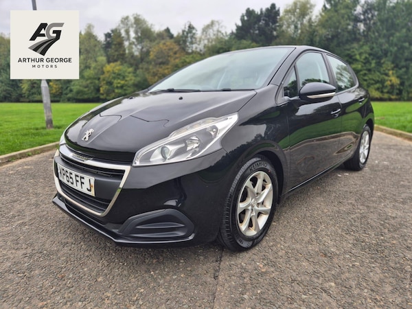 Used Peugeot 208 2015 for sale - 76290601: Photo 2