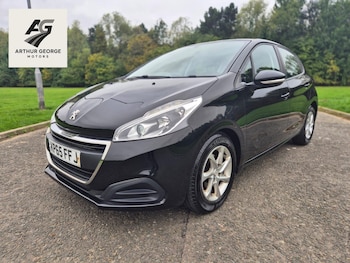 Used Peugeot 208 2015 for sale - 76290601: Photo 2