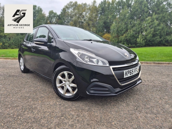 Used Peugeot 208 2015 for sale - 76290601: Photo 7