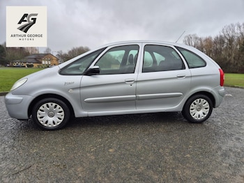 Used Citroen Xsara Picasso 2009 for sale - 77466075: Photo